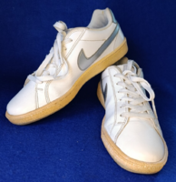 Vietnam-made Nike Court Majestic leather ( classic, tennis shoe-inspired street model) size 40