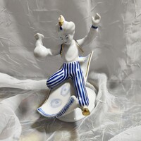 Veres György, ritka festésű Hollóházi Aladin a repülő szőnyegen porcelán figura