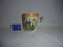 Régi, jelenetes, szoknyás Zsolnay porcelán bögre, csésze