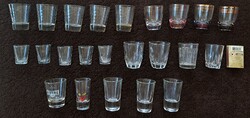 Pici, cuki pálinkás- és likőröspoharak ( 23 db )
