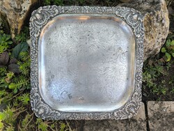 Antik díszes rokokó stílusú mintàval Asztalközép kínáló ezüst jellegű ötvözete, jelzéssel. 1,5 kg
