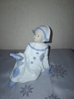 Gyönyörű  Ritka Casades  porcelán, Pierot ülő és olvasó spanyol fiú porcelán szobor, Gyűjtői darab