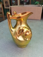 Zsolnay porcelán .