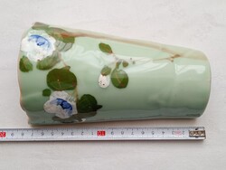 Kerámia fali váza halványzöld virágmintás szeladon Celadon mázas vintage kézi munka