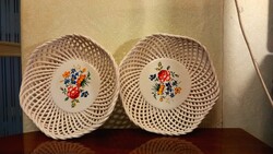 Retro Bodrogkeresztúri kerámia tál szett – 2 db áttört fonott virágos kosárka