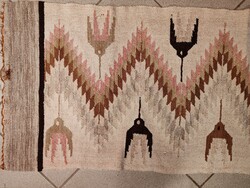 Kézi szőtt faliszőnyeg 148x50 cm. Vintage