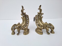 Barokk bronz tuzkutya vas labbal kandallohoz