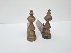 Barokk bronz tuzkutya vas labbal kandallohoz