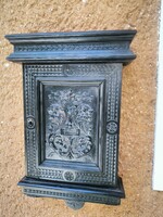 Antik Kulcstartó kulcsos fali szekrény dúsan faragott , Salzburg 1890 kb. Neoreneszànsz