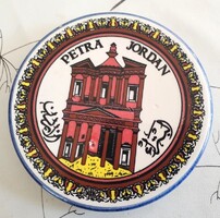 Kézzel festett jordániai kerámia dísztányér - fali tál Petra szuvenír 12,5 cm. Hiba fotózva!