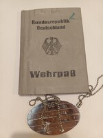 Német hidegháborús katonai igazolvány és dögcédula