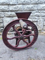 Antik  "HUNGARIA "Kerekes termény ,gabona,örlő ,kukorica Màk kàvé daràló  örlő ,18 kg !!! Videó !