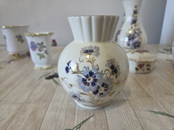 Zsolnay búzavirág mintás porcelán öblös-fodros váza