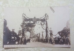 IV. Károly koronázása 1916. A feldíszített lánchíd
