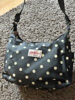 Cath Kidston fekete alapon pöttyös válltáska
