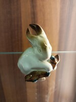 Zsolnay porcelán barkás nyuszi figura.