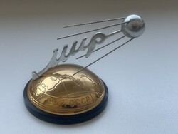 Szovjet Szputnyik-1 űrkutatási emlék-asztaldísz