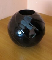 Régi retro fekete porcelán gömbváza csavart hullámmintás 15 cm 1960-70-s évek váza