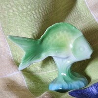 Ikonikus retro,  Hollóházi porcelán ritka festésű, szerencehozó zöld aranyhal – Herczeg Klára terve