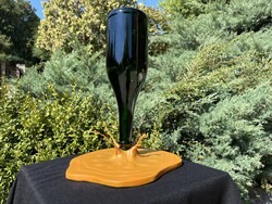 CHAMPAGNE CLUB - Wine or Sparkling Wine Bottle Holder – 'Spilling Wine' Optical Illusion – Decorative Stand