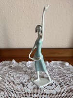 Ritka Hollóházi Almaszedő szobor (Torma Istvánné)