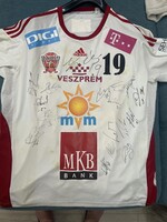 NAGY LÁSZLÓ – EREDETI, MECCSEN VISELT KÉZILABDA MEZ – 2014 – CSAPAT ÉS NAGY LÁSZLÓ ÁLTAL ALÁÍRVA