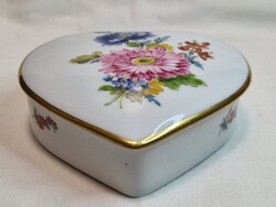 AK KAISER virágcsokor mintás szív alakú porcelán bonbonier hibátlan állapotban 12 cm. átmérőjű