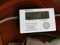 Vérnyomásmérő OMRON M1
