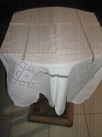 Csodaszép antik lyukhímzéses slingelt cakkos aljú szalvéta konyharuha