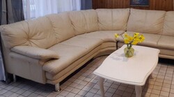 Sarok bőr ülőgarnitúra bézs szinben (,marhabőr-olasz)