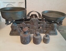 Hollóházi Antique Cast Iron Double-Arm Scale