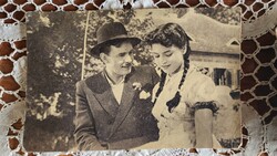 1955 MEDGYESI MÁRIA - SZIRTES ÁDÁM ACTORS HITCHING LOVE FILM ORIGINAL PERIOD PHOTO POSTCARD