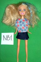 Régi kisipari műanyag játék dús hajú Barbie jellegű baba a képek szerint NB 1