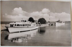 Képeslap, Balaton,Üdvözlő, kikötő, hajó (K101)