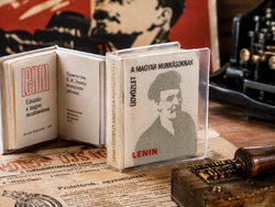 Lenin: Greetings to Hungarian Workers – 1979 Multilingual Retro Mini Book in a Case