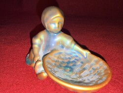 Zsolnay „Tálat tartó Annuska” eozin figura