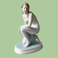 Zsolnay porcelán női akt szobor – jelzett, kézzel festett figura