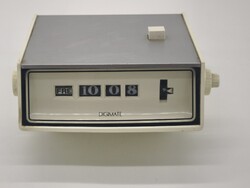 Ritka, 1970-es évekbeli japán gyártmányú Digimate lapozós (forgóhengeres) asztali ébresztőóra.