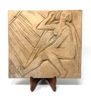Pándi Kiss János szobrászművész (1905-1981) jelzett női akt terrakotta dombor falikép 'Napfürdő' RZ