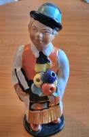 HIBÁTLAN ANTIK MEZŐTÚRI KERÁMIA NÉPVISELETES FIÚ FIGURA (21 CM) - JELZETT NÉPMŰVÉSZETI RITKASÁG