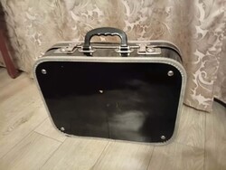 Retro kis bőrönd