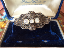 Art Deco stilusú gyönyörű gyémánt csiszolású markazitok ezüst bross-  három gyönyörű gyöngyház