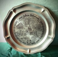 Ón fali tányér Potsdami megalapításának 1000. Evfordulójára.  24 cm,  0.3 kg.