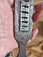 Eladó a képeken látható, gyönyörű állapotú, antik állítható menetvágó / menetmetsző szerszám (screw