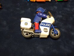 1990-es évekbeli Playmobil rendőrmotoros figura