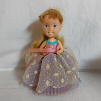 Vintage Tonka Cupcake sütemény baba – 14 cm-es, átalakítható retro játék (1990)