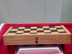 Retro chess board