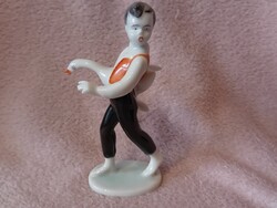 2610/8 Hollóházi porcelán libát lopó fiú figura