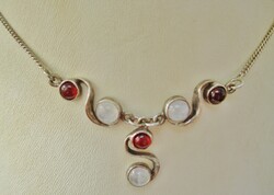 Beautiful Vintage Silver Necklace / Pendant with Garnet and Moonstone