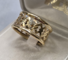 14 K arany állítható méretű áttőrt mintájú gyűrű 3,97g